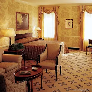 ***** Otel Williamsburg Inn ABD
